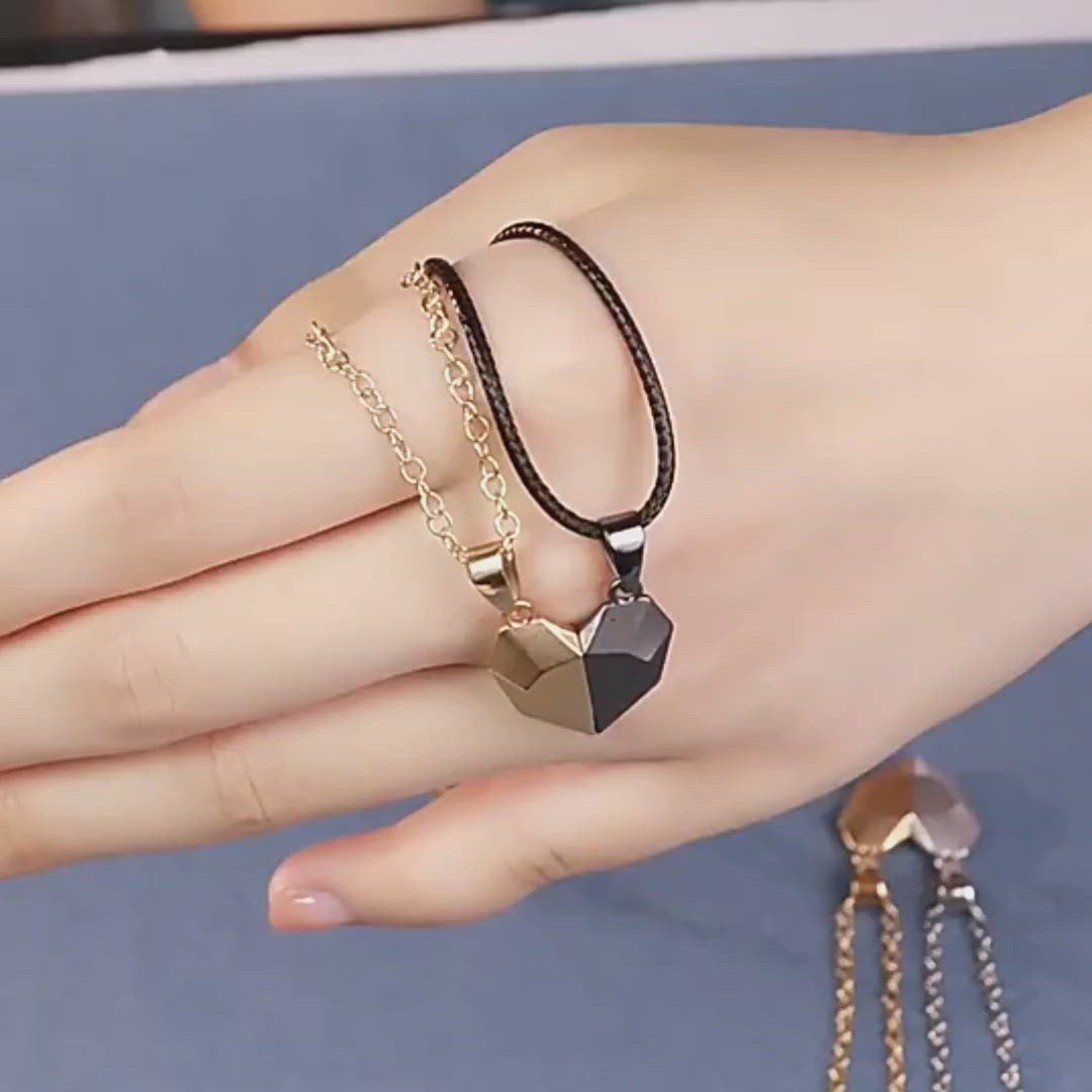 Collares magnéticos para enamorados